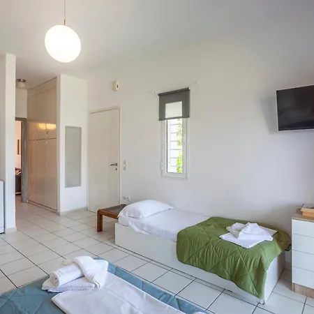 Akrotiri Apartment
