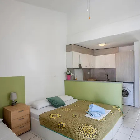 Akrotiri Apartmán *