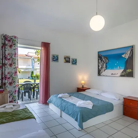 Akrotiri Apartman