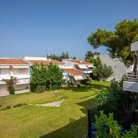 Akrotiri Apartment *