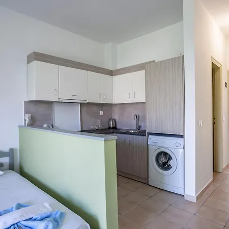 Akrotiri Apartment