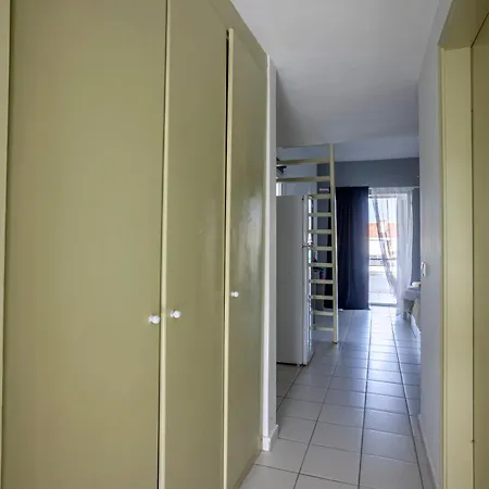 Akrotiri Apartment