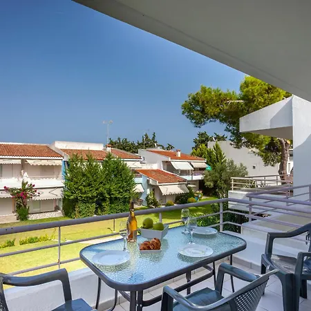 Akrotiri Apartment