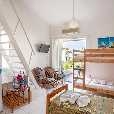 Akrotiri * Pefkochori