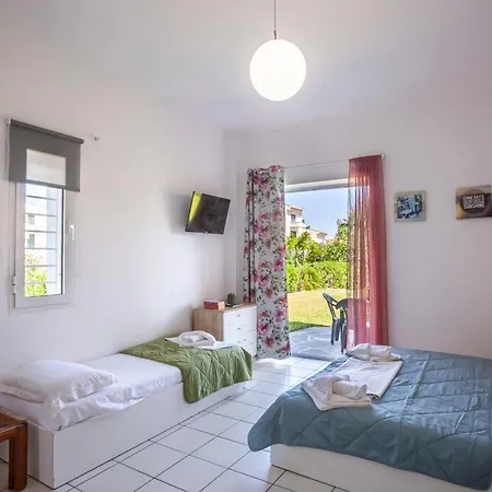 Akrotiri * Pefkochori